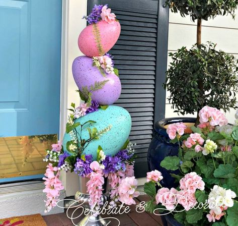 Make an Easter egg topiary from giant Easter eggs found at your local craft store for a fun and easy Easter decoration! Easter Crafts To Make, Jumbo Easter Eggs, Easter Topiary, Easter Crafts Dollar Store, Giant Easter Eggs, Easter Porch Decor, Diy Osterschmuck, Topiary Diy, Christmas Topiary