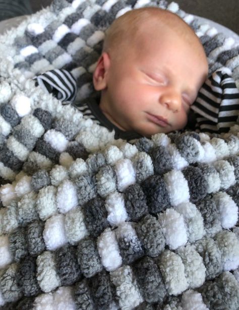 Baby pom pom hat