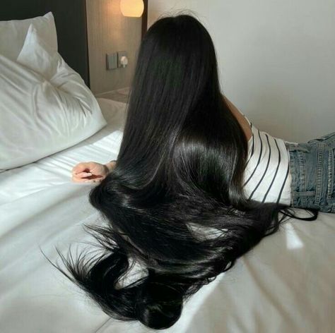 Healthy Black Hair, Black Hair Aesthetic, Long Shiny Hair, Long Healthy Hair, Long Silky Hair, Really Long Hair, Long Dark Hair, Long Black Hair, Very Long Hair