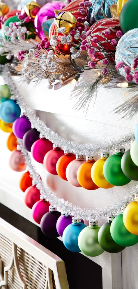 Colorful Christmas Ornaments, Sparkle Decorations, Colorful Christmas Decorations, Silver Garland, Sparkle Christmas, Rainbow Christmas, Rainbows Christmas, Merry Bright Christmas, Christmas Tablescape