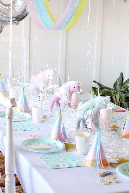 Unicorn Winter Wonderland Party, Unicorn Party Crafts, Boho Unicorn Birthday Party, Purple Unicorn Birthday Party, Meri Meri Unicorn Party, Unicorn 4th Birthday Party, Unicorn Party Table, Pastel Table Setting, Unicorn Dessert Table