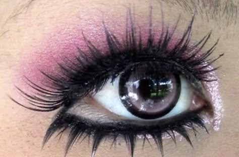 Gyaru Aesthetic, Gyaru Style, Gyaru Makeup, Pink Circle, Kei Visual, Gyaru Fashion, Goth Makeup, Pink Makeup, Cosplay Makeup