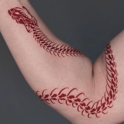 Red Skeleton Tattoo, Red Ink Tattoos Men, Red Tattoo Men, Snake Skeleton Tattoo, Tattoos Fine Line, Butterfly Tattoos Images, Snake Skeleton, Red Dragon Tattoo, Red Heart Tattoos