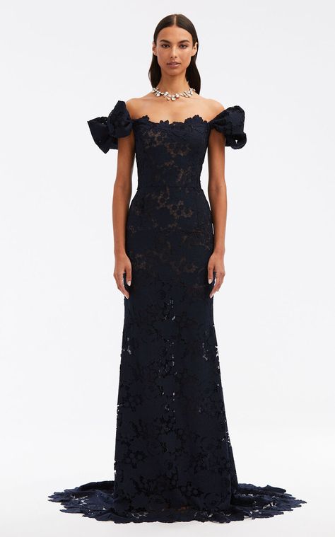 Off-The-Shoulder Guipure Lace Gown By Oscar De La Renta | Moda Operandi Navy Gown, Black Bridesmaids, Gown Black, Elegant Dresses Classy, Guipure Lace, Bridesmaids Dress, Glam Dresses, Fashion Design Clothes, Lace Gown