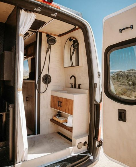 Bus Decor, Van Inspiration, Converted Vans, Tiny House Camper, Tiny House Luxury, Van House, Sprinter Van Conversion, Van Conversion Interior, Campervan Life