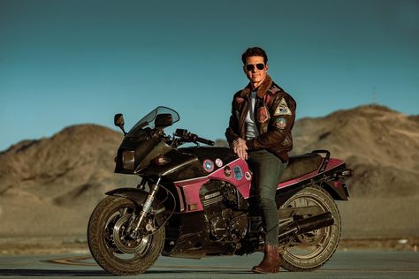 Kawasaki Gpz900r, Maverick Film, Tom Cruise Movies, Movie World, Cruise Fashion, Gk In Hindi, Val Kilmer, Miles Teller, Me And Bae