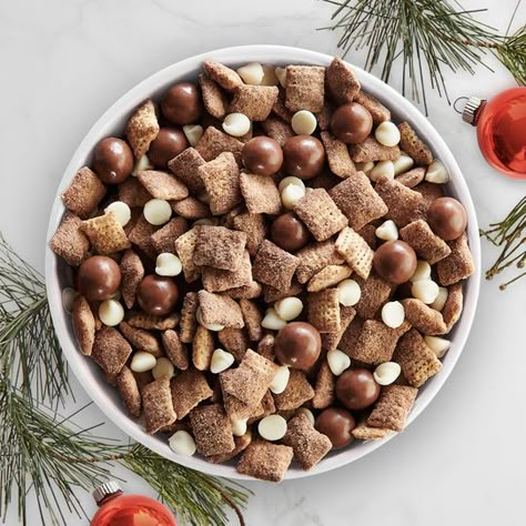 Holiday Hot Chocolate Chex™ Mix Garlic Pretzels, Chex Mix Snacks, Muddy Buddy Recipes, Halloween Party Mix, Chex Party Mix Recipe, Chex Mix Original, Chocolate Chex Mix, Chex Recipes, Christmas Snack Mix