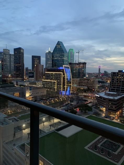 Downtown Dallas Apartment View, Dallas Aesthetic Wallpaper, Dallas City Aesthetic, Dallas Texas Apartments, Dallas Apartment Aesthetic, View From Skyscraper, Downtown Dallas Aesthetic, Downtown Dallas At Night, Dallas Texas Aesthetic