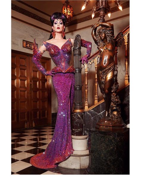 Violet Chachki #stunning #fierce #flawless #gorgeous #glamorous #repost #rupaul #rupaulsdragrace #photography @sanchezzalba #welovequeens Gloria Groove, Drag Fashion, Violet Chachki, Drag Queen Outfits, Rupaul Drag Queen, Drag Looks, Queen Outfits, Drag King, Queen Fashion