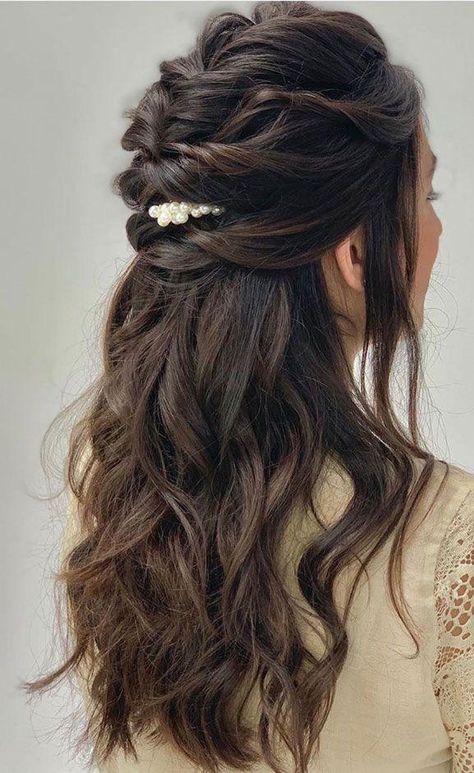 Engagement Hairstyle, Reception Hairstyles, Hair Style On Saree, Engagement Hairstyles, Half Up Half Down Hairstyles, Open Hairstyles, Long Hair Wedding Styles, Flowers In Her Hair, Front Hair Styles