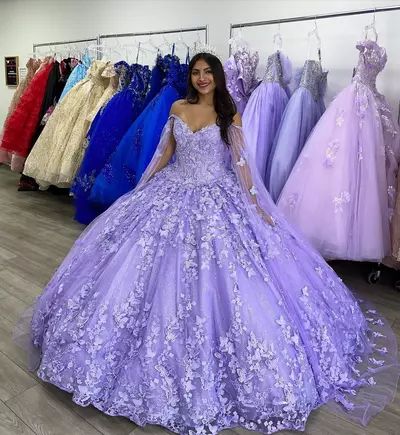 Lavender Butterfly Quinceanera, Butterfly Quinceanera Dress, Quinceanera Dresses With Cape, Lavender Ball Gown, Lavender Quinceanera Dresses, Robes Quinceanera, Lavender Quinceanera, Purple Quinceanera, Purple Quince