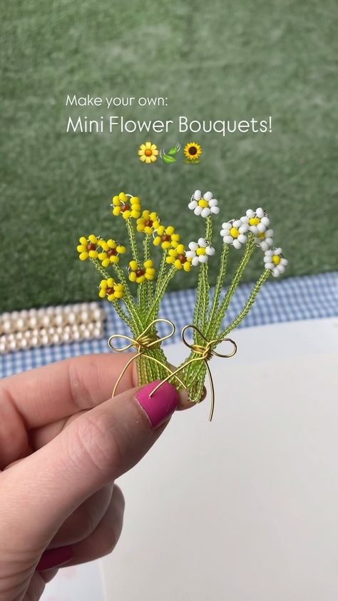 🌷Kristen’s creations🌷 (@kristen.hyland) • Instagram photos and videos Diy Moss, Beaded Bouquet, Diy Beaded Rings, Seed Bead Crafts, Seed Bead Flowers, Round Nose, Flat Nose, Diy Jewelry Unique, Bracelet Craft Diy