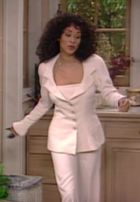 90s Fashion Business Outfits, Ali Express Clothes, Hillary Banks Outfits, Hilary Banks Outfits 90s, Hilary Banks Outfits, Whitley Gilbert Fashion, 90s Workwear, Hilary Banks, Karyn Parsons