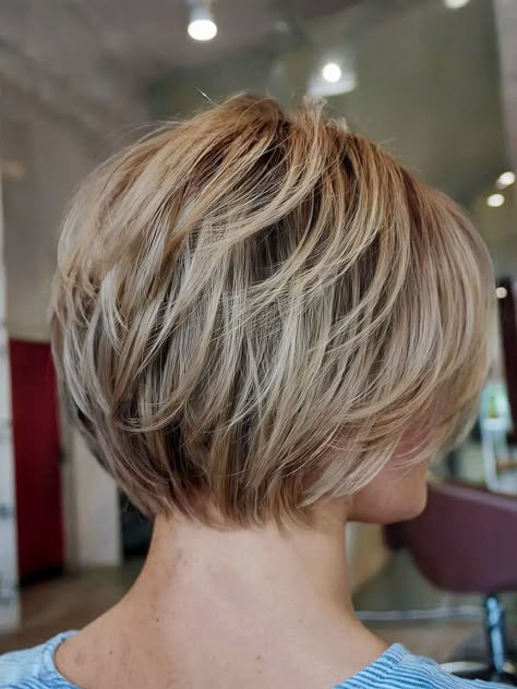 Chin Length Layered Bob For Fine Hair, Cute Bobs For Fine Hair With Bangs, Thinned Out Bob For Thick Hair, Womens Short Hair Styles 2022 Fine Hair, Short Bob For Fine Hair, Short Messy Bob Choppy Layers, Layered Bobs For Fine Hair, Chin Length Layered Bob, Layered Bob Hairstyles For Fine Hair