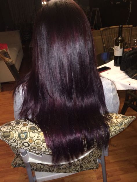 Violet Brown Hair, Plum Burgundy Hair, Red Violet Hair Color, Pelo Color Vino, Long Purple Hair, Red Violet Hair, Violet Hair Colors, Hair Color Plum, Dark Purple Hair