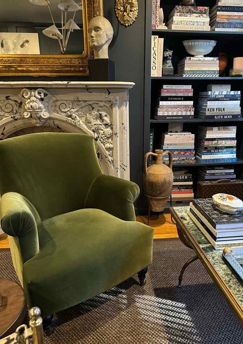 Luxury Chairs Armchairs, Mid Century Wingback Chair, Green Accent Chairs, Green Arm Chair, Vintage Accent Chair, Accent Chair Decor, Piano Lounge, 2023 Interior Design, Green Accent Chair