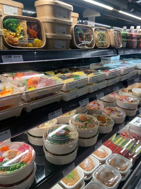 Asian Store Aesthetic, Asian Grocery Store Aesthetic, Sushi Bento Box Ideas, Japanese Grocery Store Aesthetic, Japanese Bento Box Aesthetic, Bento Box Ideas Japanese, Grocery Store Lunch, Japanese Store Aesthetic, Asian Lunch Box Ideas