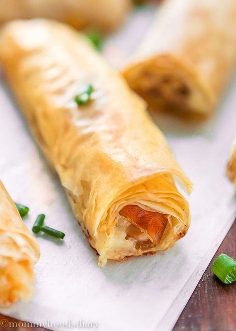 Cheese and Prosciutto Phyllo Rolls-3 Phyllo Appetizers, Phyllo Rolls, Filo Pastry Recipes, Phyllo Dough Recipes, Phyllo Recipes, Prosciutto Recipes, Phyllo Pastry, Filo Pastry, Easy Cheese