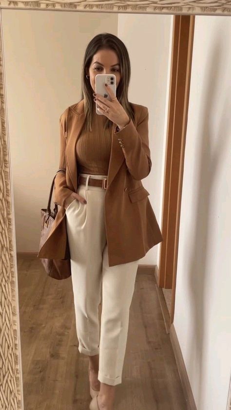 Networking Event Outfit, Female Lawyer, Event Outfit Ideas, Lawyer Outfit, Business Casual Outfits For Work, Brown Blazer, Elegante Casual, Event Outfit, Classy Work Outfits