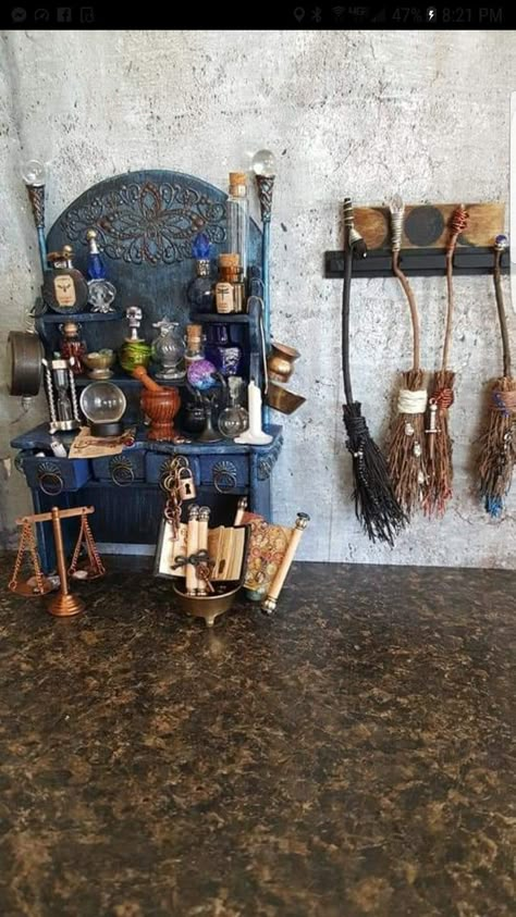 Haunted Dollhouse Furniture Diy Ideas, Apothecary Cabinet Halloween, Halloween Diy Miniatures, Diy Witch Miniatures, Witch House Miniature, Haunted Witch House, Miniature Witch Cottage, Diy Haunted Dollhouse Furniture, Diy Haunted Dollhouse Halloween Miniatures