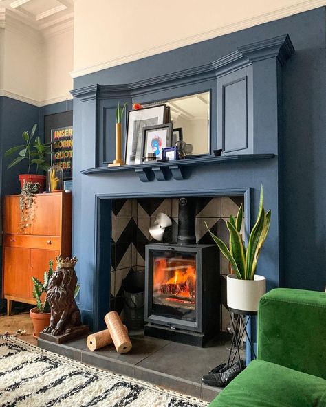 Fireplace tile ideas - 15 fabulous ideas to make your fireplace a focal point Fireplace Tile Ideas, Wood Burner Fireplace, Wood Burning Stoves Living Room, Log Burner Fireplace, Log Burner Living Room, Fireplace Tiles, Wood Burners, Серая Кухня, Victorian Living Room