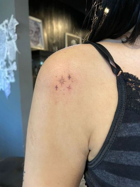 Anime Sparkle Tattoo, Stick And Poke Tattoo Sparkle, Magic Sparkle Tattoo, Star Emoji Tattoo, Sparkle Minimalist Tattoo, Fairy Sparkle Tattoo, Sparkly Star Tattoo, Sparkle Aesthetic Tattoo, Sparkle Tattoo On Hip