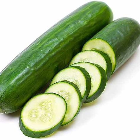 Cucumbers are a summer staple in the vegetable garden, and there are numerous of different cultivars available. Whether you want to grow slicing varieties or pickling types, learn about 33 of the best cucumber varieties and choose your favorites now on Gardener's Path. #cucumbers #growyourown #gardenerspath Cucumber Photography, Plant Cucumbers, Grow Foods, Burpless Cucumber, Cucumber Vegetable, Cucumber Varieties, Sliced Cucumber, Cucumber Canning, Salad Inspiration