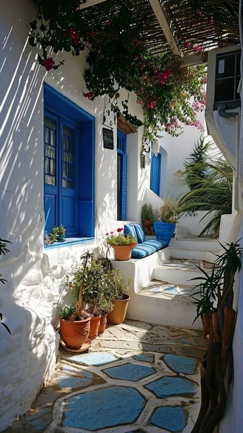 Greek Country House, Greek Inspired Home, Garden Painting Art, Mexico Houses, Corner Landscaping, Greek Home, India Home Decor, Gorgeous Doors, Greek House