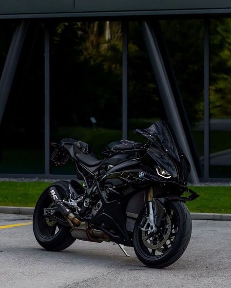 Motorcycle All Black, S1000rr Black Wallpaper, 1000cc Sport Bikes, Bmw Bike S1000rr, Bmws1000rr Black, Bmw Motorcycles Wallpaper, Bmw 1000rr Black, Bmw Bikes Motorcycles, Bmw Sr1000 Rr