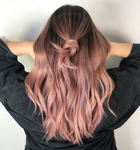 Wella Hair UK & Ireland on Instagram: “Wella Passionista @xcellenthairsquare has crafted a beautifully blended #PinkBalayage masterpiece, with pastel pink ends 💕 #AskForWella…” Rosé Blonde Hair, Peach Balayage Brunette, Hair Styles Square Face, Rosé Blonde, Rose Balayage, Pink Peach Hair, Rose Blonde Hair, Rose Gold Hair Ombre, Pink Brunette