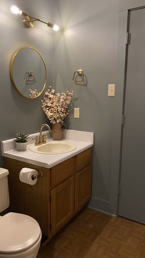 Small Restroom Remodel Ideas, Cheap Renovations, Restroom Ideas, Oak Bathroom, Restroom Decor, Dream Apartment Decor, Upstairs Bathrooms, Apartment Style, Small Bathroom Design