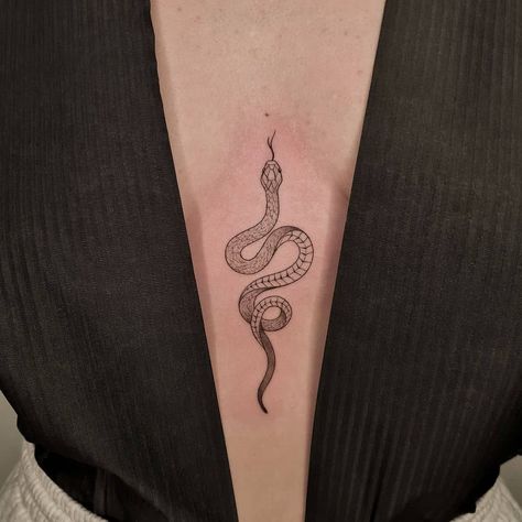 Tattoo Between Breast, Sternum Tattoo Design, Cobra Tattoo, Stomach Tattoos Women, Saved Tattoo, Snake Tattoo Design, Flower Tattoo Shoulder, Stomach Tattoos, Sternum Tattoo