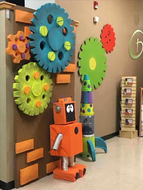 Stem Mural Ideas, Science Lab Decorations Creative, Robotics Theme Decoration, Robot Decorations Classroom, Stem Lab Decor, Robotics Classroom Decorations, Time Lab Vbs Decorations, Science Vbs Decorations, Maker Fun Factory Vbs 2017 Decorations