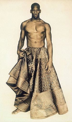 Men Wearing Skirts, Quilted Skirt, Robert Mapplethorpe, Azzedine Alaia, Men In Kilts, A Skirt, Minsk, 인물 사진, Paul Gaultier