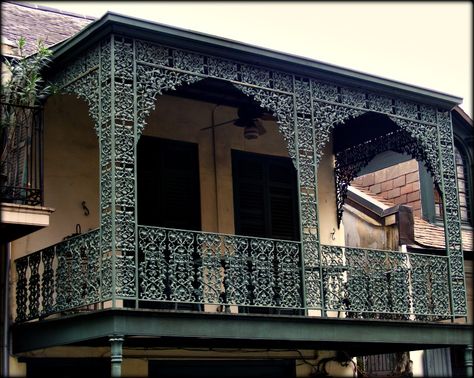 New Orleans balcony New Orleans Balcony, Mezzanine Balcony, Iron Pergola, Terrace Room, New Orleans French Quarter, Types Of Architecture, Architecture Board, Victorian Terrace, Guest Cottage