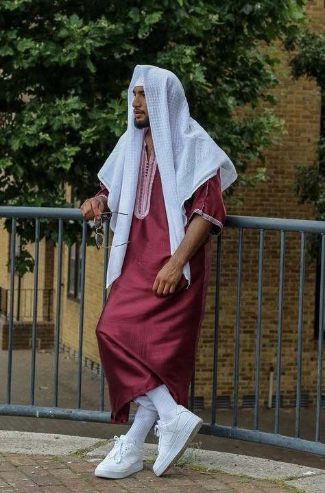 Men Islamic Fashion, Eid Men Outfit, Islamic Wear For Men, Jubbah Men Fashion Saudi, Masculine Husband, Bloodz Gang, Desi Nikkah, Muslim Men Fashion, Islam Outfits