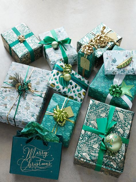 Wrapping Ideas Creative, Christmas Gift Wrapping Diy, John Lewis Christmas, Teal Christmas, Retreat Gifts, Wrapped Presents, Wrapping Inspiration, Garden Retreat, Gift Wrapping Inspiration