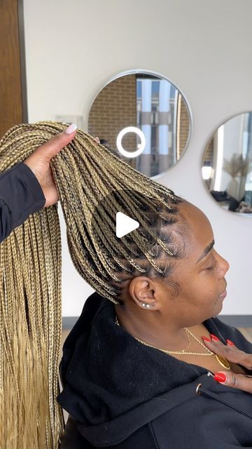 HOUSTON BRAIDER on Instagram: "Her first time trying blonde and she was in looove 🫶🏿💕.
🔴Book this style under small Medium Knotless braids and add on color blonde mix & hip length" Blonde Medium Knotless Braids, Small Blonde Knotless Braids, Ash Blonde Knotless Braids, Mixed Blonde Knotless Box Braids, Blond Knotless Braids, Small Medium Knotless, Small Medium Knotless Braids, Honey Blonde Knotless Braids, 6 Braids