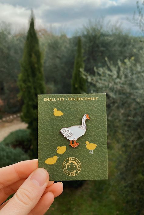 Goose Pin - Cute Enamel Pin - Animal Lover Pin Badge - Nature Lapel Pin Pin Backing Card, Aesthetic Jacket, Aesthetic Bookmarks, Keychain Aesthetic, Pins For Backpacks, Enamel Pin Display, Cute Enamel Pins, Aesthetic Backpack, Enamel Pin Collection