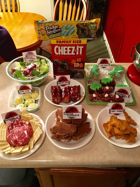 Jurassic park movie night Jurassic Park Snacks, Land Before Time Movie Night, Jurassic Park Snack Ideas, Jurrasic Park Themed Dinner, Jurassic Park Party Snacks, Jurassic World Movie Night, Spiderman Movie Night Food, Shrek Movie Night Dinner, Jurassic Park Themed Dinner