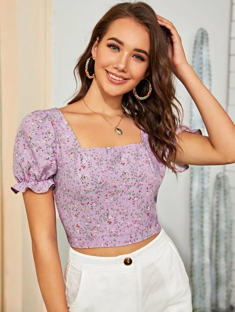 Floral Crop Top Outfit, Crop Top Design, Crop Top Outfit, High Fashion Trends, Feminine Casual, Floral Print Crop Top, Crop Top Women, Feminine Clothing, Fashionable Accessories