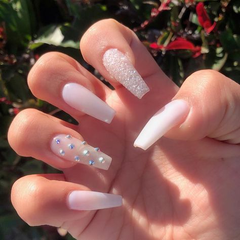 I’M LEE (GEL-X NAILS ONLY) on Instagram: “Pretty Nails 💅🏻💅🏻😍Who like this design?? ——————————————— Follow Me:👉👉👉⚪️@Leelegends ⚪️@LeeLegends ⚪️LeeLegends ⚪️@Leelegends For More…” Fantastic Nails, Wedding Acrylic Nails, Gel X Nails, X Nails, White Acrylic Nails, Cute Acrylic Nail Designs, Fall Acrylic Nails, Long Acrylic Nails Coffin, Nails Only