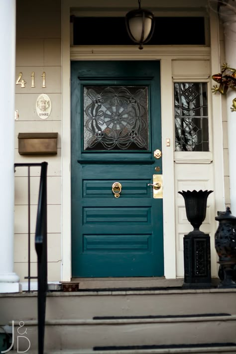 <3 Teal Front Doors, Green Front Door, Vstupná Hala, Exterior Door Colors, Unique Front Doors, Front Door Color, Front Door Paint, Front Door Paint Colors, Interior Boho