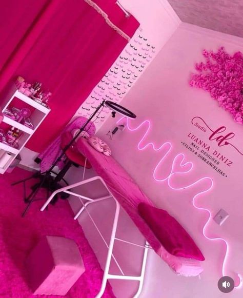 Lash And Nails Room Decor, Hair Studio Ideas Small Spaces Home, Pink Lash Room Ideas, Pink Lash Studio, Cute Lash Room Ideas, Lash Bar Ideas Interior Design, Pink Esthetician Room, Nails Studio Ideas Salons, Pink Lash Room