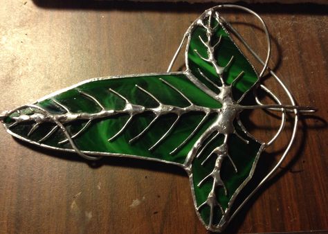 Lord of the Rings inspired Stained glass "leaf of Lothlorien" 1.2014 Stained Glass Lord Of The Rings, Lotr Stained Glass Art, Lord Of The Rings Stained Glass Art, Lord Of The Rings Stained Glass, Stained Glass Leaf, Whimsy Witch, Glass Things, Stain Glass Patterns, Art Nouveau Earring