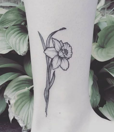 White Daffodil Tattoo, Jonquil Tattoo, Narcissus Tattoo, Narcissus Flower Tattoos, Daffodil Flower Tattoos, Grandparents Tattoo, Daffodil Day, Daffodil Tattoo, Candle Tattoo