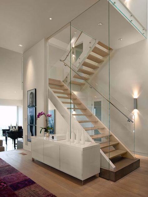 Spectacular Santa Barbara Hillside House  by architecture studio Eleven MODERN Railing Exterior, Staircase Wall Design, Modern Stair Railing, Contemporary Staircase, Escalier Design, Glass Stairs, Railing Ideas, Glass Staircase, Floating Stairs