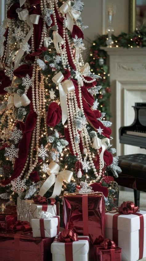 Christmas Tree With Red And White Decor, Christmas Trees With Red Decorations, Traditional Flocked Christmas Tree, Timeless Christmas Decor, Red Flocked Christmas Tree, Red White Bedroom, Luxury Christmas Decor, Christmas Decor Trends, Elegant Christmas Trees