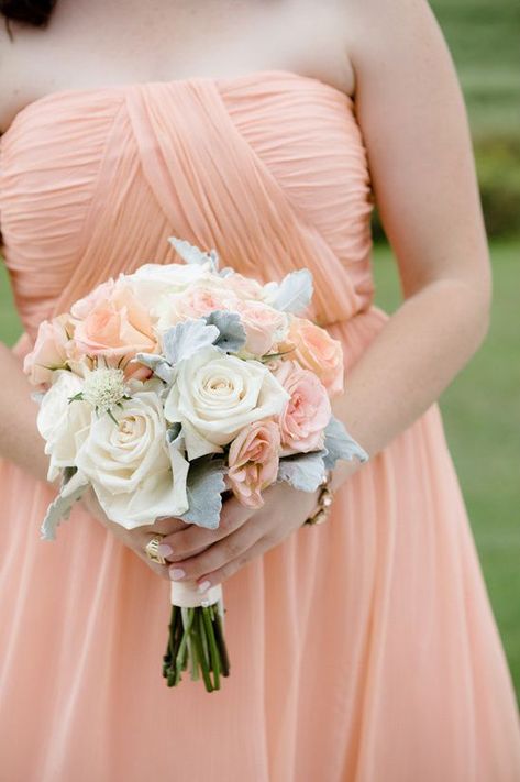 Vestidos Color Melon, Peach Weddings, Arizona Backyard, Peach Bridesmaid, Peach Bridesmaid Dresses, Color Melon, Peach Bouquet, Peach And Gold, Rustic Backyard