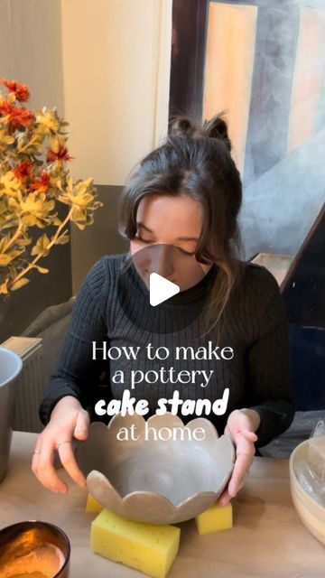 Rea | slow living on Instagram: "👇How I make pottery without a kiln and a pottery wheel: . I use a firing service! There’re so many in craft stores, ceramic stores and schools! 👩🏻‍🎨 and then you just need some stoneware clay and a rolling pin! No pottery wheel 😍 . I’ve listed you some safety tips at my feed 🫶  . 👉 my tips for making this ceramic cake stand: 👉Roll out your slab to 5mm (stand: 7mm) 👉Don’t be afraid to add something in between. Just smooth it out later. 😬 👉 To be honest, I just use a salad bowl from my kitchen as a mould. 🪴 👉And this is my best trick: I always place a higher container under the bowl so that it turns like a potter’s wheel. Sometimes it can be that simple 🤩  #pottery #potterytutorial #springdiy" Clay Cake Stand Diy, No Wheel Pottery, Pottery Without A Wheel, Functional Air Dry Clay Projects, Pottery Ideas Simple, Ceramics Hand Building, Pottery Without A Kiln, Simple Ceramic Projects, Pottery Wheel Ideas